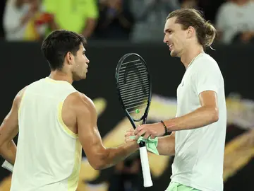 Alcaraz (i) y Zverev en el pasado Open de Australia Alcaraz (i) y Zverev en el pasado Open de Australia
