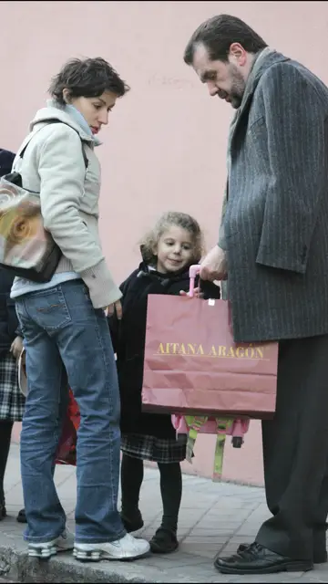 Carla Vigo, con su madre Érika y su abuelo Jesús en 2006 Carla Vigo, con su madre Érika y su abuelo Jesús en 2006