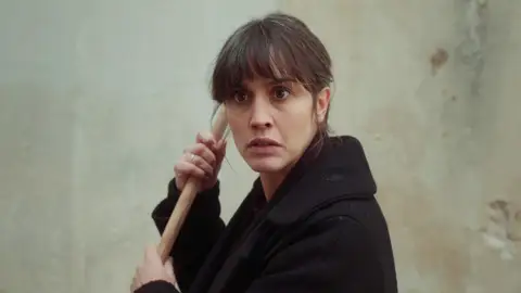 Sagrario trata de convencer a María: “Esa criatura aún podría tener un padre” Sagrario trata de convencer a María: “Esa criatura aún podría tener un padre”