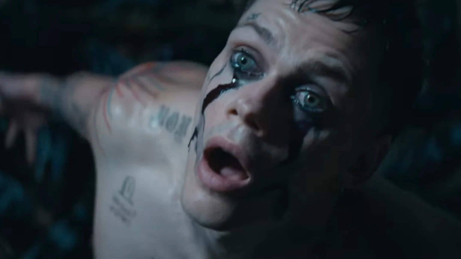 Bill Skarsgard como Eric Draven en The Crow Bill Skarsgard como Eric Draven en The Crow
