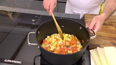 Sazona y rehoga las hortalizas Sazona y rehoga las hortalizas