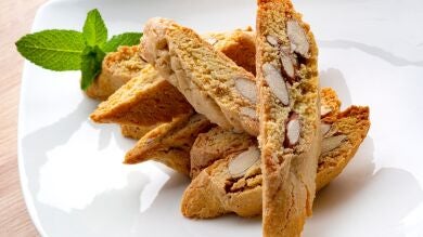 Receta de carquiñoles, un postre crujiente y sencillo de Karlos Arguiñano: 