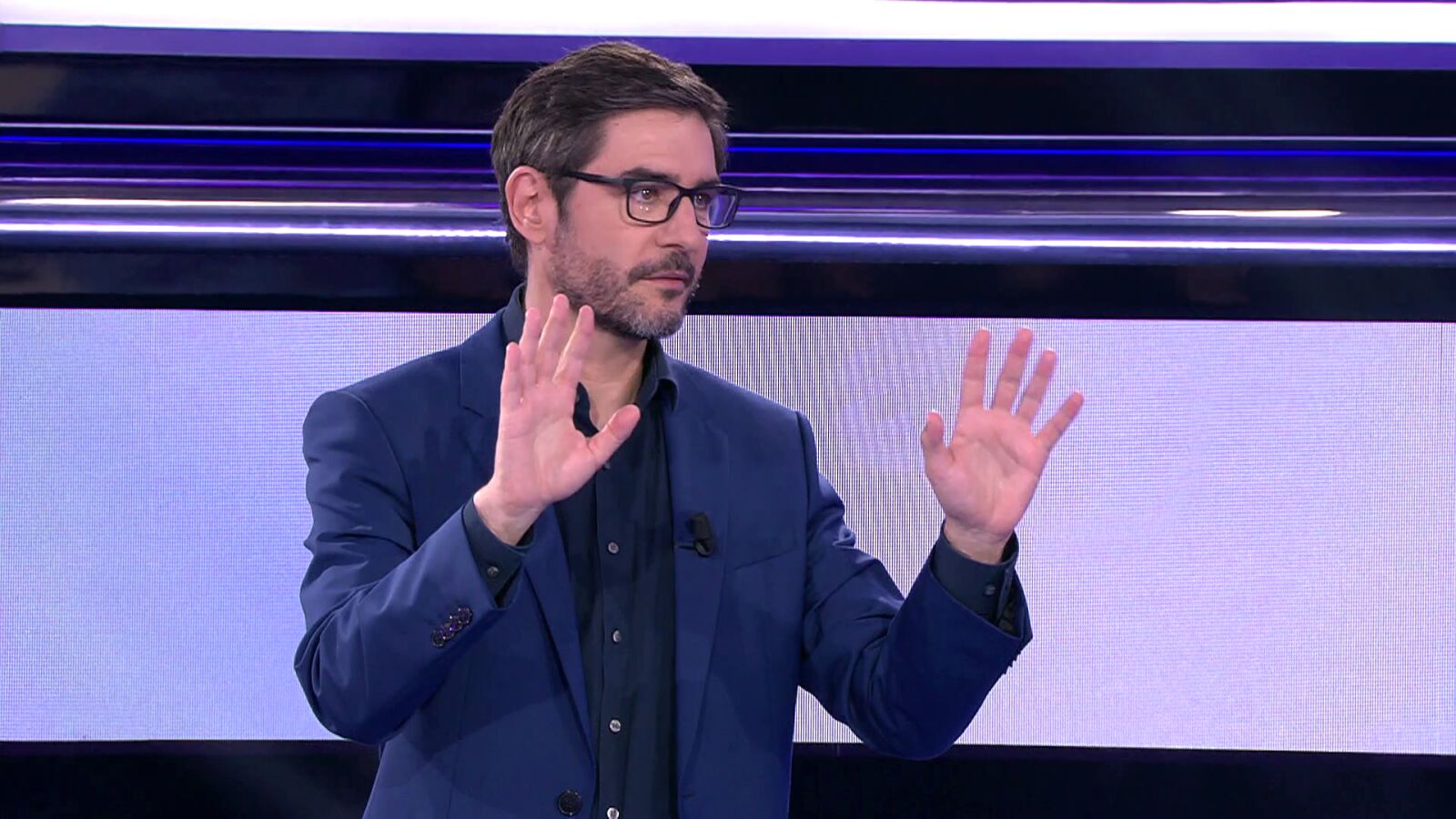 “¿Le estás pidiendo la mano aquí y ahora?”: Miguel y Sara sorprenden a Juanra Bonet con su declaración de intenciones