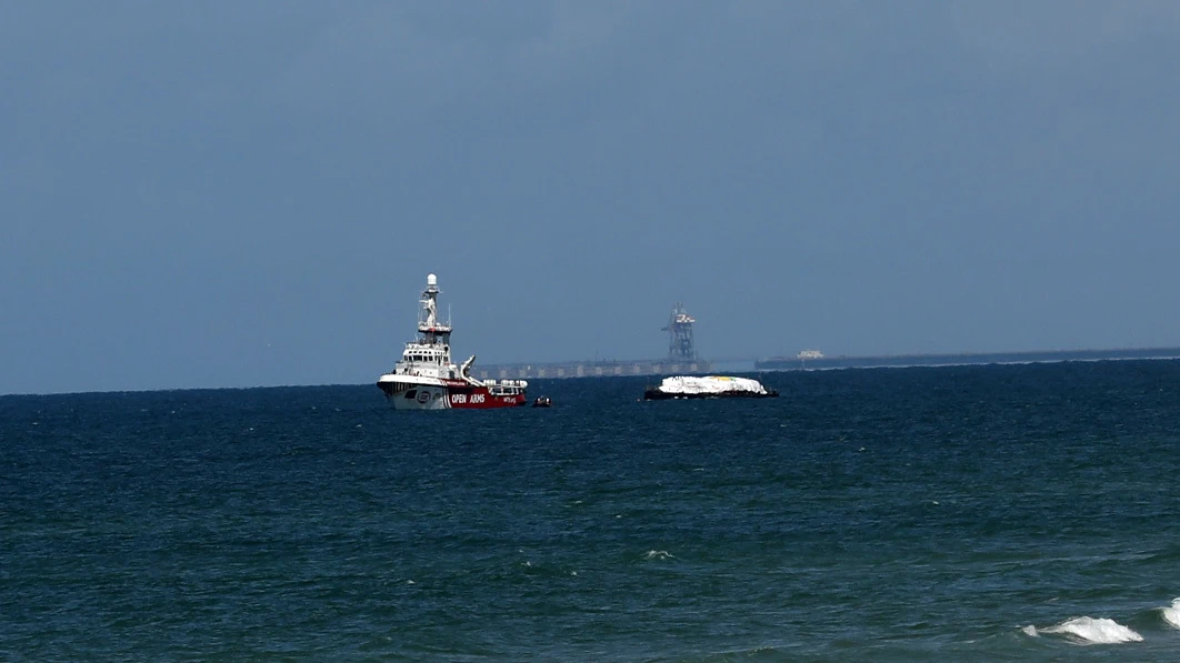 Imagen del barco de 'Open Arms' llegando a las costas de Gaza.