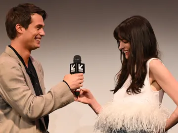 Anne Hathaway y Nicholas Galitzine en SXSW Anne Hathaway y Nicholas Galitzine en SXSW