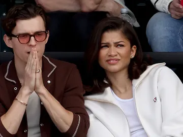 Tom Holland y Zendaya en un partido de tenis femenino Tom Holland y Zendaya en un partido de tenis femenino