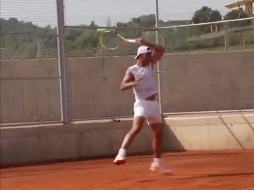 Rafa Nadal y su último vídeo entrenando sobre tierra: ilusiona la movilidad de piernas del balear Rafa Nadal y su último vídeo entrenando sobre tierra: ilusiona la movilidad de piernas del balear