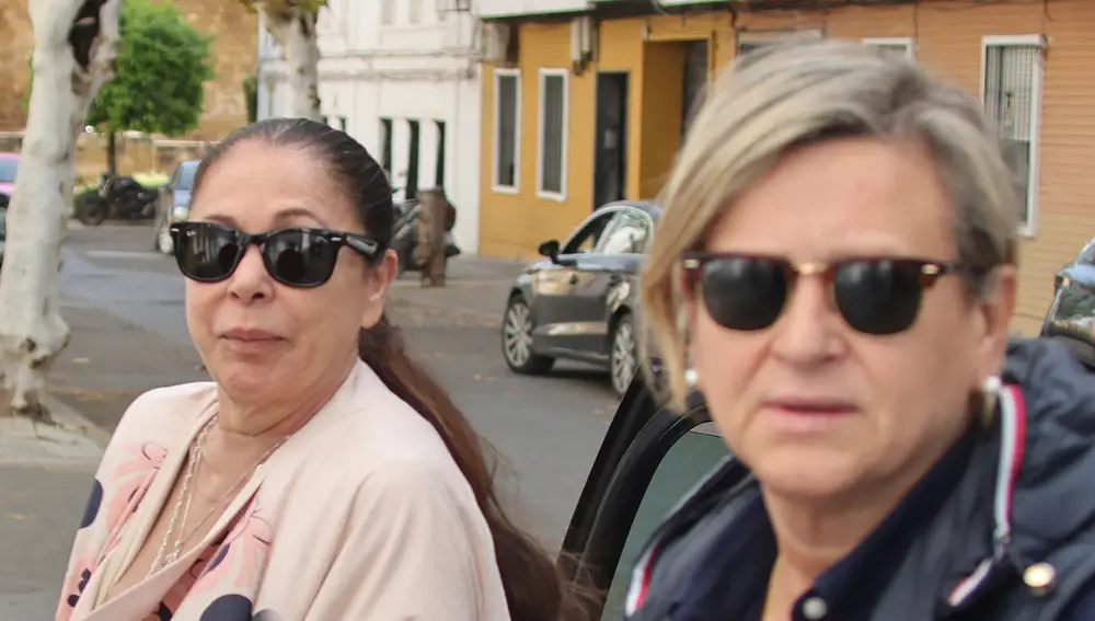 Isabel Pantoja y Mariló de la Rubia, en Córdoba