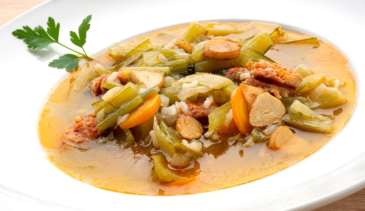 Guiso de borraja y arroz con chorizo, de Arguiñano: Barato, sin complicaciones y con ingredientes sencillos