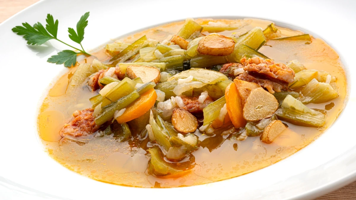 Guiso de borraja y arroz con chorizo, de Arguiñano: Barato, sin complicaciones y con ingredientes sencillos Guiso de borraja y arroz con chorizo, de Arguiñano: Barato, sin complicaciones y con ingredientes sencillos