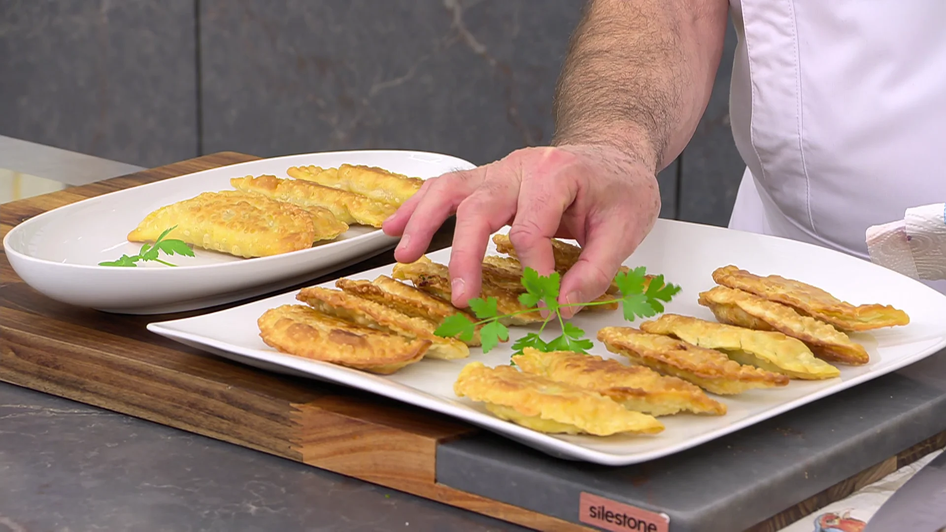 Karlos Argui&ntilde;ano desvela el truco de las empanadillas: "Muy sencillo de hacer"
