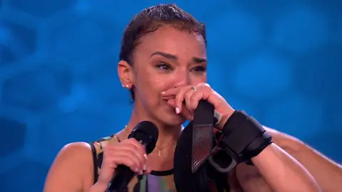Las lágrimas de Chenoa al dedicar su desafío al equipo Las lágrimas de Chenoa al dedicar su desafío al equipo