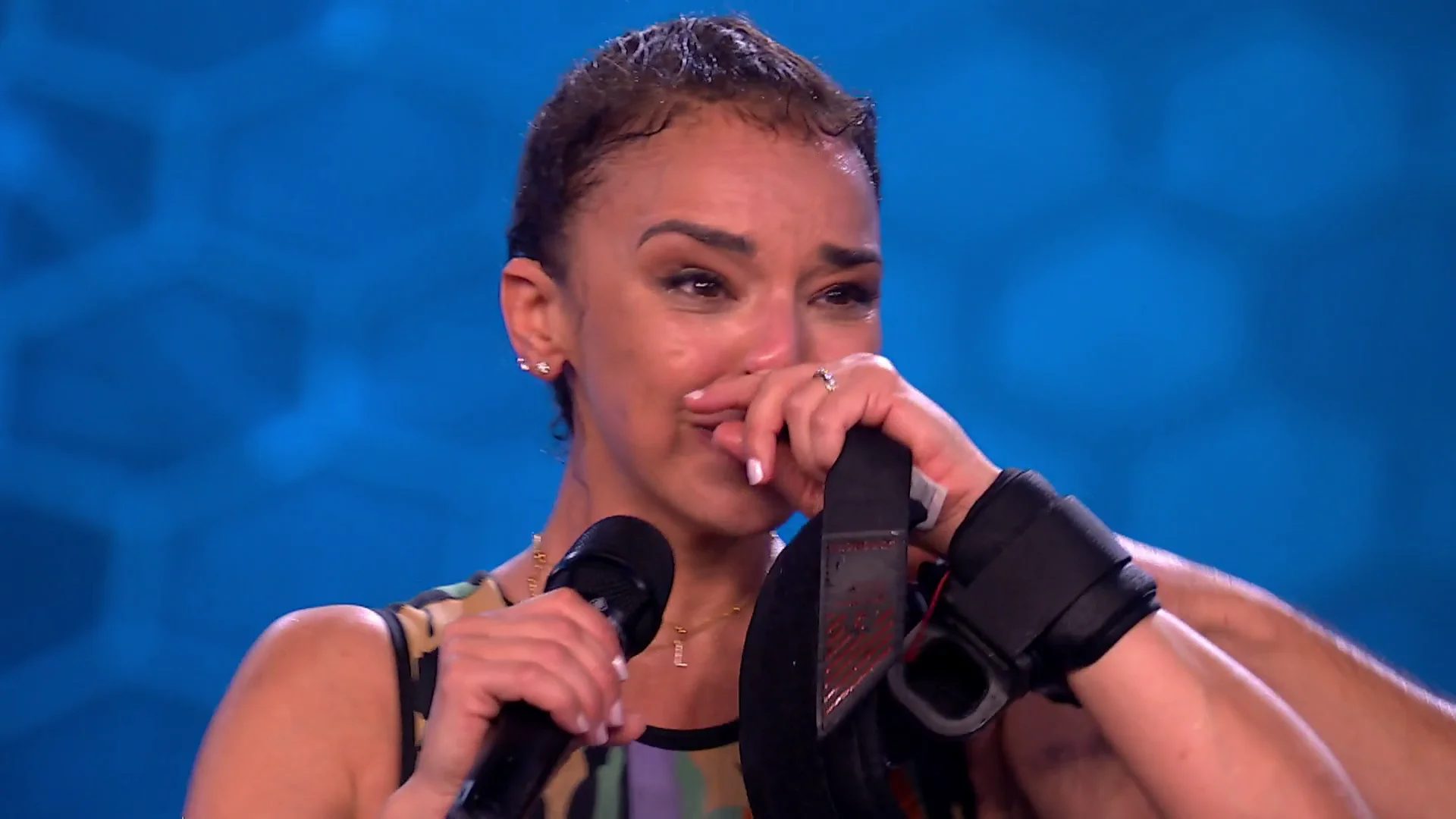 Las l&aacute;grimas de Chenoa al dedicar su desaf&iacute;o al equipo
