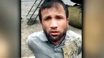 Uno de los terroristas del atentado en Moscú hablando ante la cámara de una periodista