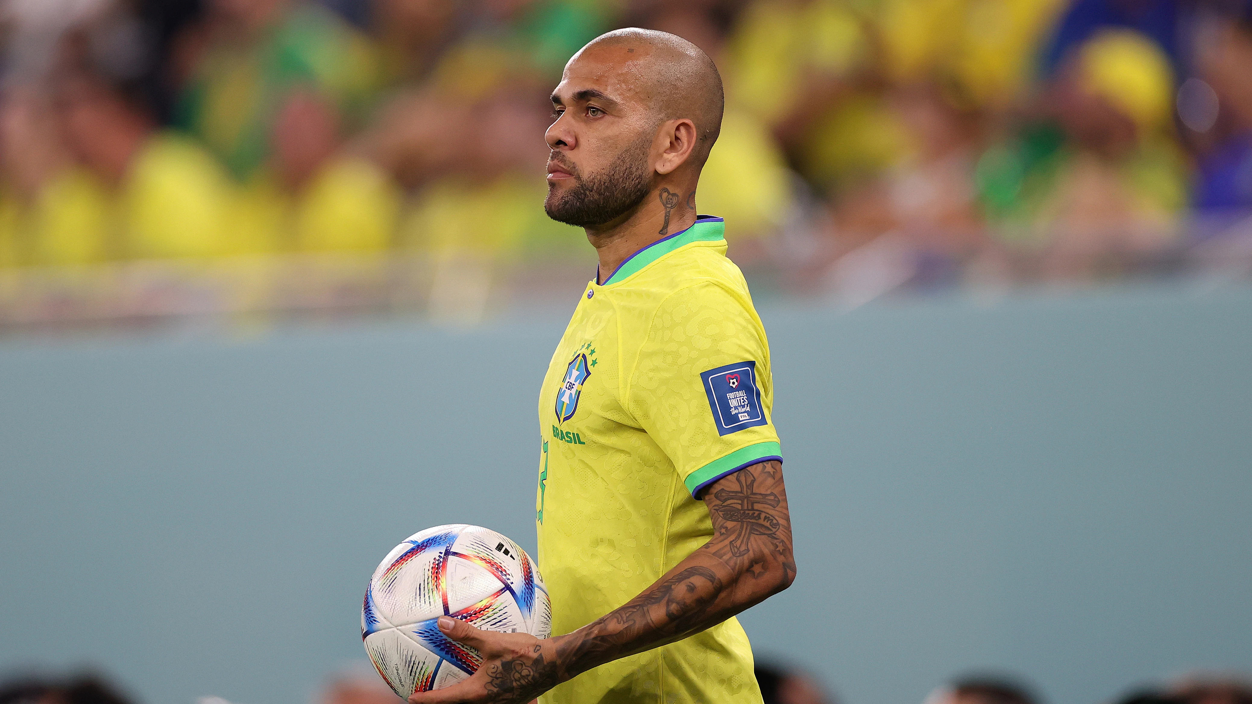 Dani Alves disputando un partido con Brasil en el Mundial de Qatar 2022 Dani Alves disputando un partido con Brasil en el Mundial de Qatar 2022