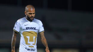 Dani Alves en un partido con el Pumas mexicano, su &uacute;ltimo equipo