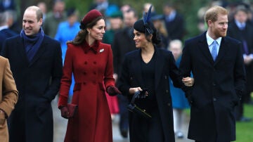 El pr&iacute;ncipe Guillermo, Kate Middleton, Meghan Markle y Harry