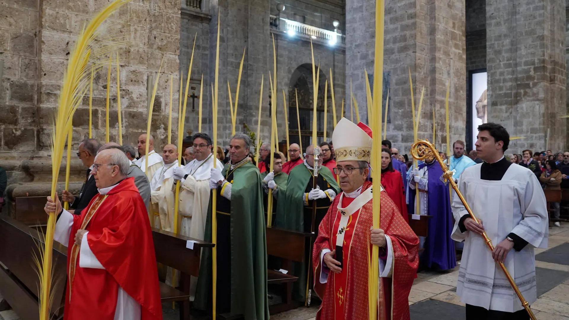 la bendición de las palmas de Domingo de Ramos en Valladolid la bendición de las palmas de Domingo de Ramos en Valladolid