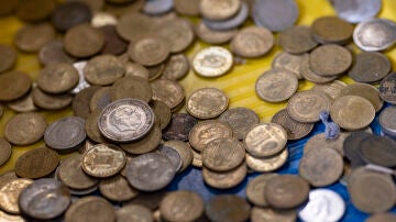 Varias monedas de pesetas españolas.