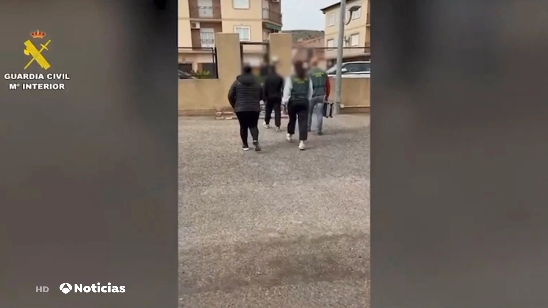Localizan a una niña de 13 años embarazada en Ciudad Real Localizan a una niña de 13 años embarazada y casada a la fuerza en Ciudad Real