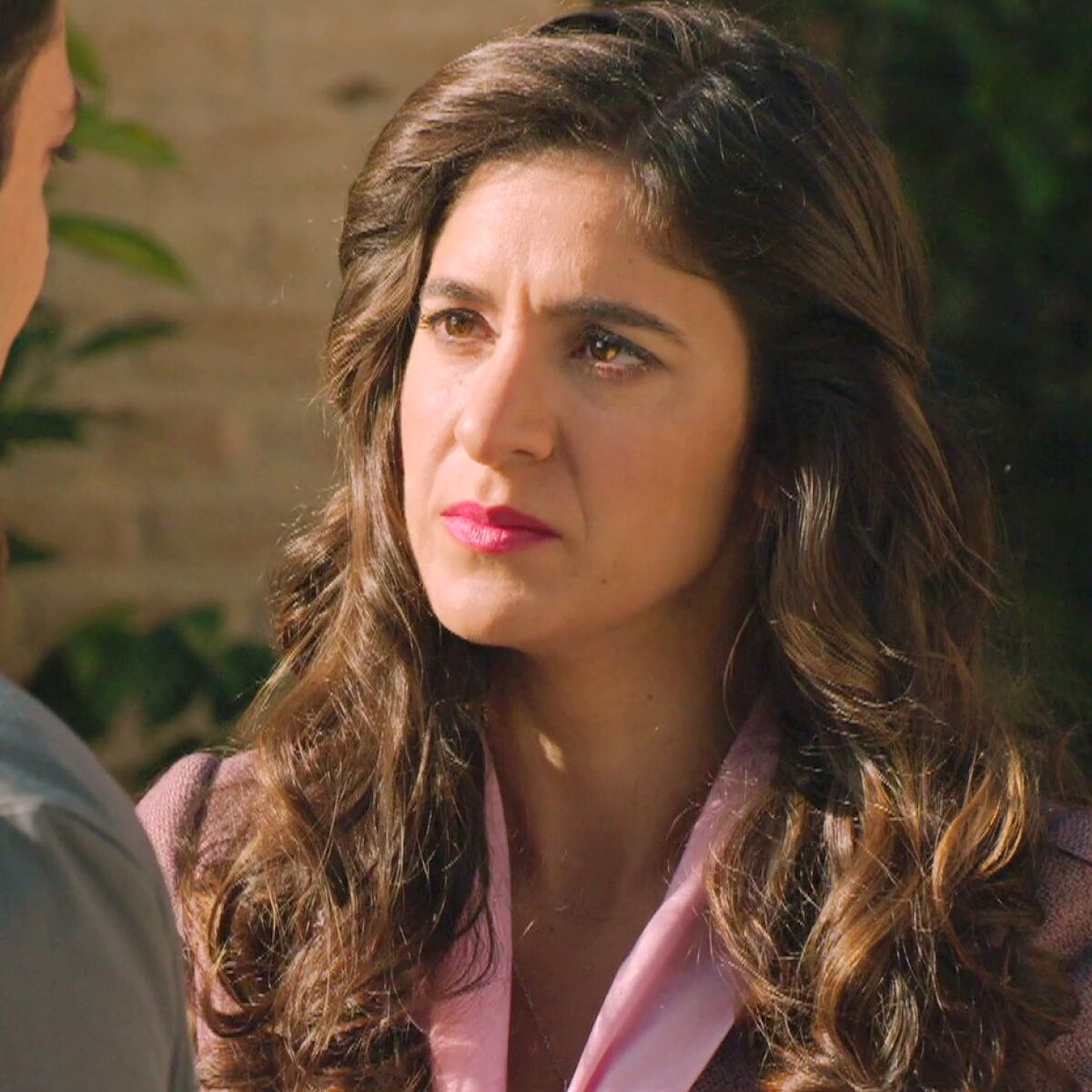 Capítulo de hoy de Sueños de libertad, 25 de marzo: Carmen echa de su vida  a Tasio y a Claudia para siempre