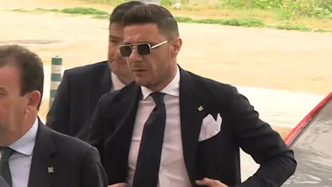 Joaquín en el funeral de Manuel Ruiz de Lopera Joaquín en el funeral de Manuel Ruiz de Lopera