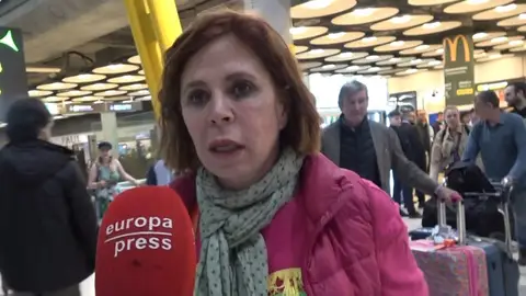 Ágatha Ruiz de la Prada en el aeropuerto de Madrid Ágatha Ruiz de la Prada en el aeropuerto de Madrid