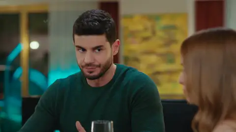 Entre secretos y mentiras: la tensión se dispara en la cena de Çağatay con Yildiz y Cansu Entre secretos y mentiras: la tensión se dispara en la cena de Çağatay con Yildiz y Cansu