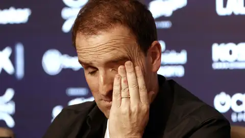 Arrasate, emocionado en su adiós a Osasuna Arrasate, emocionado en su adiós a Osasuna