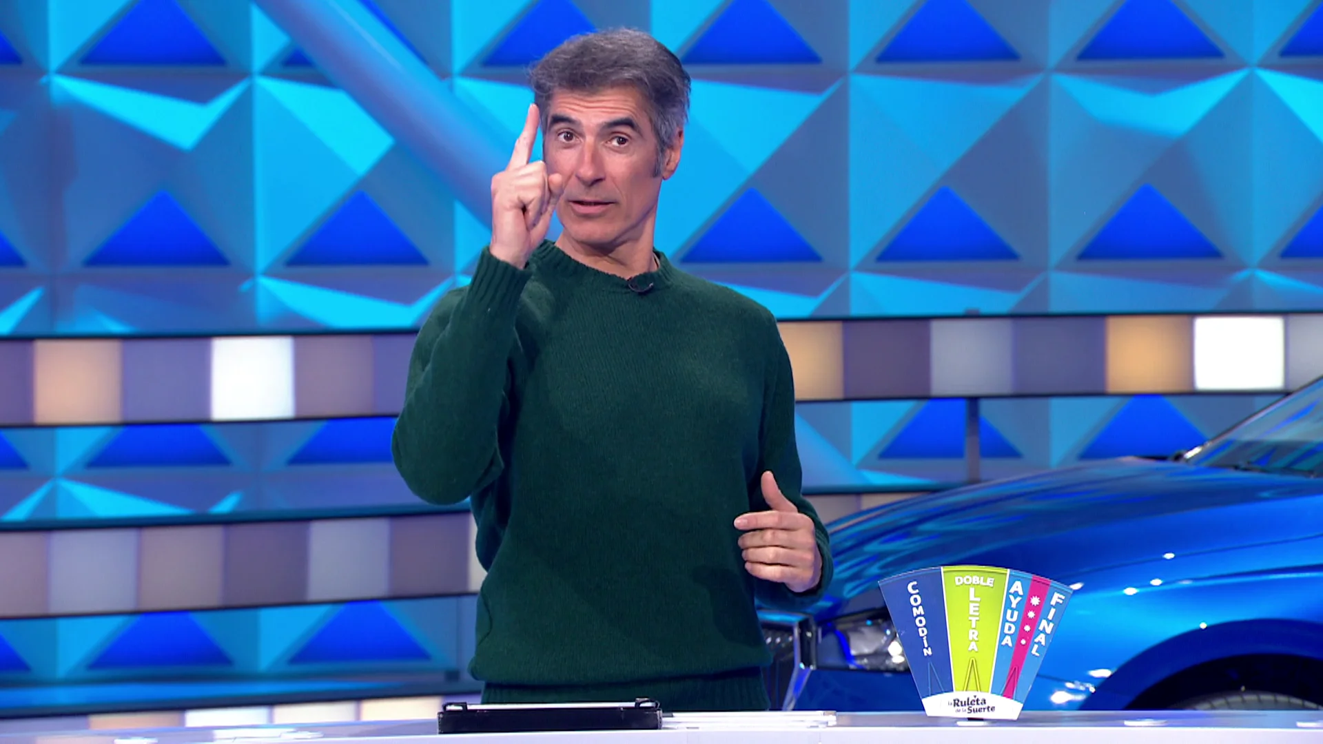 Jorge Fernández, ante la insistencia de Alejandro por comprar consonantes El aviso de Jorge Fernández en La ruleta