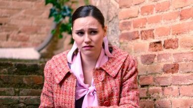 Capítulo 24 de Sueños de libertad, 27 de marzo: Claudia, desesperada por su situación toma una drástica decisión