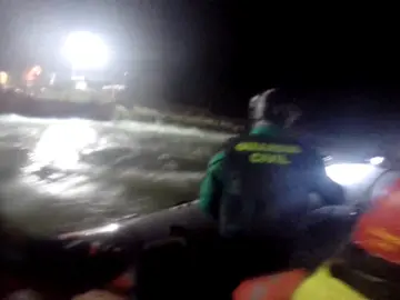 Momentos antes de que una narcolancha arrollara a guardias civiles en Barbate Momentos antes de que una narcolancha arrollara a guardias civiles en Barbate