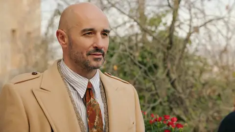 Jesús intenta hacerle creer a Begoña que su historia con Elena es pasada Jesús intenta hacerle creer a Begoña que su historia con Elena es pasada