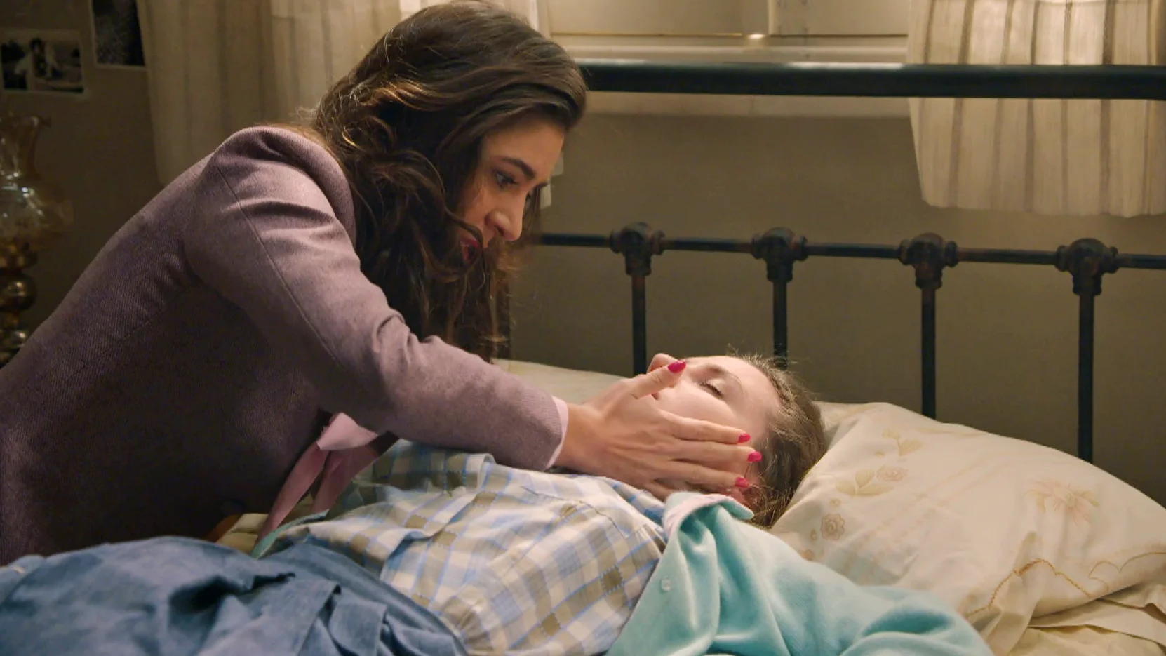 Claudia y Fina se encuentran una escena dantesca en su habitaci&oacute;n