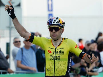 Imagen de archivo de Wout van Aert celebrando una victoria en la etapa del Tour de Algarve 2024