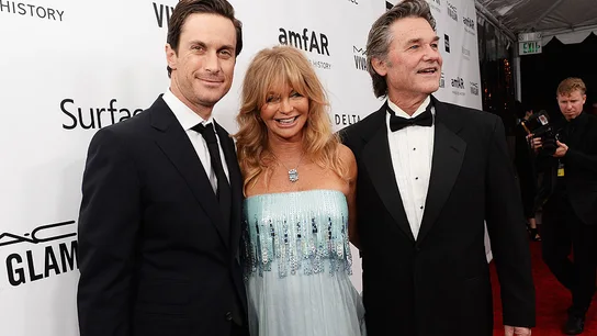 Oliver Hudson junto a su madre, Goldie Hawn, y su padrastro, Kurt Russell Oliver Hudson junto a su madre, Goldie Hawn, y su padrastro, Kurt Russell