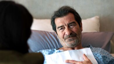 Yekta sobrevive y se emociona al saber que Ceylin le ha perdonado: “Es la primera vez que soy el abuelo y el héroe de alguien”