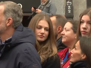 La familia real viendo las procesiones en Madrid La familia real viendo las procesiones en Madrid
