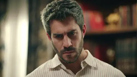 Andrés recibe una carta póstuma del padre de María: “Te pido que veles por el bienestar de mi hija” Andrés recibe una carta póstuma del padre de María: “Te pido que veles por el bienestar de mi hija”