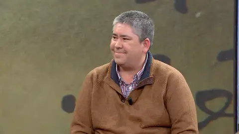 Ánder tiene foto con más de 20.000 famosos... ¡Todas autografiadas!: "Hay que echarle horas y paciencia" Ánder tiene foto con más de 20.000 famosos... ¡Todas autografiadas!: "Hay que echarle horas y paciencia"