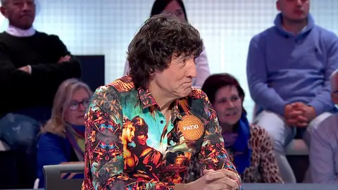 La camisa de Patxi Salinas causa furor en Pasapalabra: “Así la gente no se va a fijar en lo que acierte” La camisa de Patxi Salinas causa furor en Pasapalabra: “Así la gente no se va a fijar en lo que acierte”