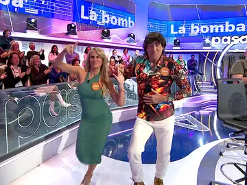 ¡Esto es la bomba! El movimiento sexy de Patxi y Julio Salinas en Pasapalabra ¡Esto es la bomba! El movimiento sexy de Patxi y Julio Salinas en Pasapalabra