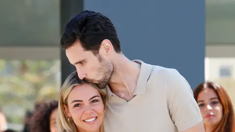 Alba Silva y Sergio Rico, a la salida del hospital Alba Silva y Sergio Rico, a la salida del hospital