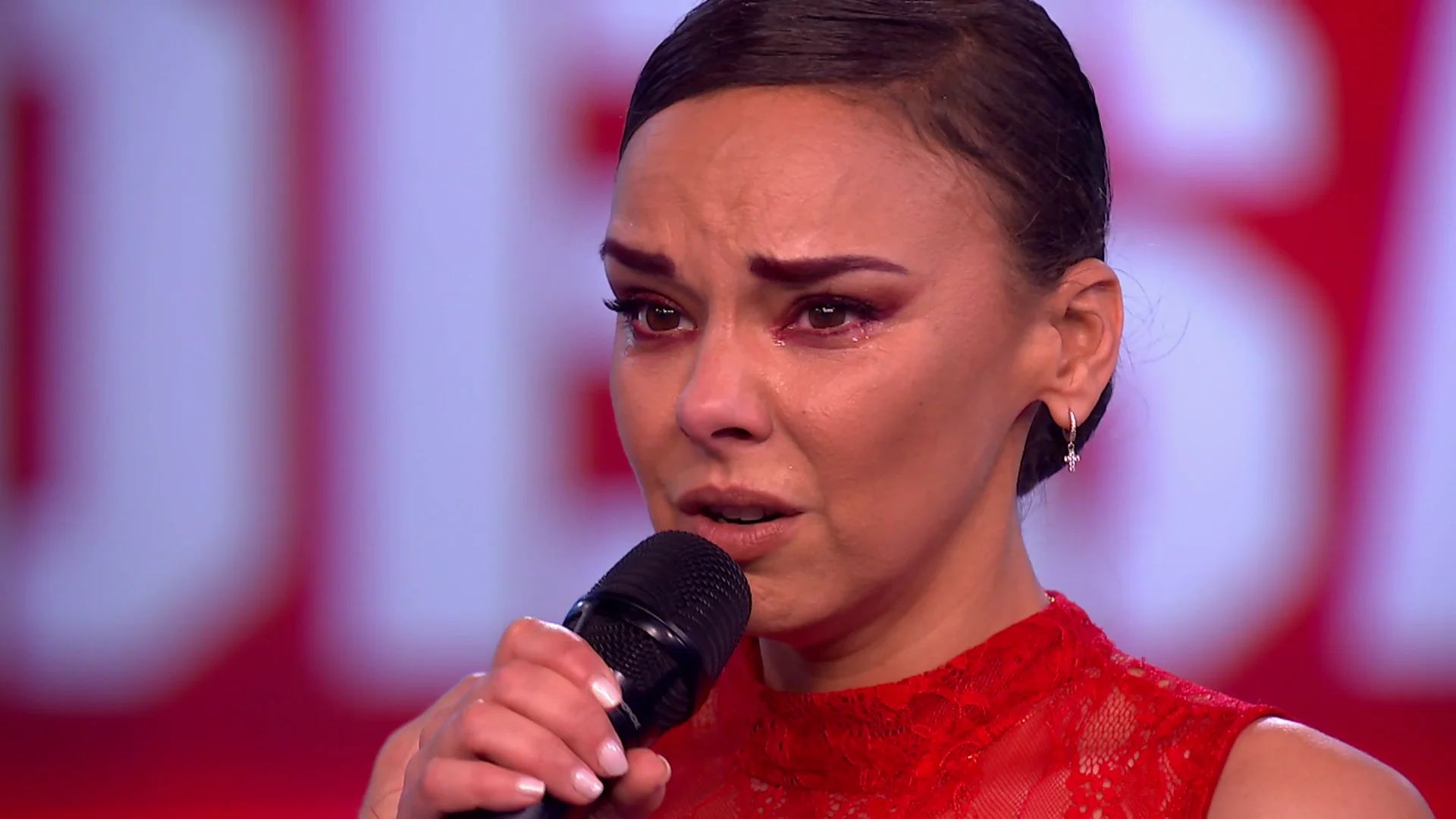 La sensibilidad de Chenoa con Me quedo contigo La sensibilidad de Chenoa con Me quedo contigo