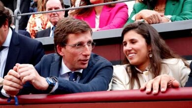 Así fue la historia de amor del alcalde de Madrid José Luis Martínez- Almeida y Teresa Urquijo