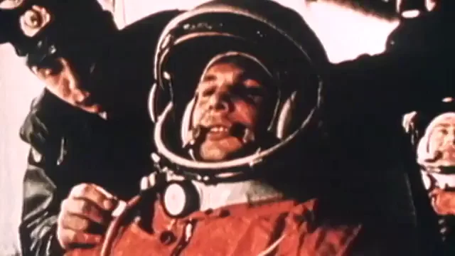 Yuri Gagarin, el primer ser humano en viajar al espacio Yuri Gagarin, el primer ser humano en viajar al espacio