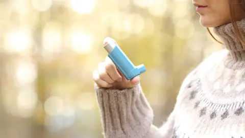 Una joven con asma Una joven con asma