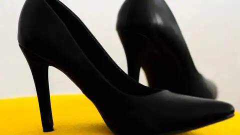 Zapato con la puntera elevada Zapato con la puntera elevada