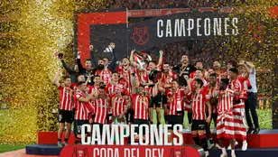 El Athletic levanta la Copa del Rey en La Cartuja tras ganar la final al Mallorca