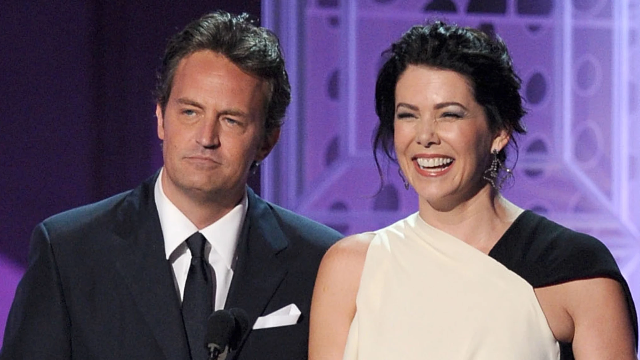 Matthew Perry y Lauren Graham Matthew Perry y Lauren Graham